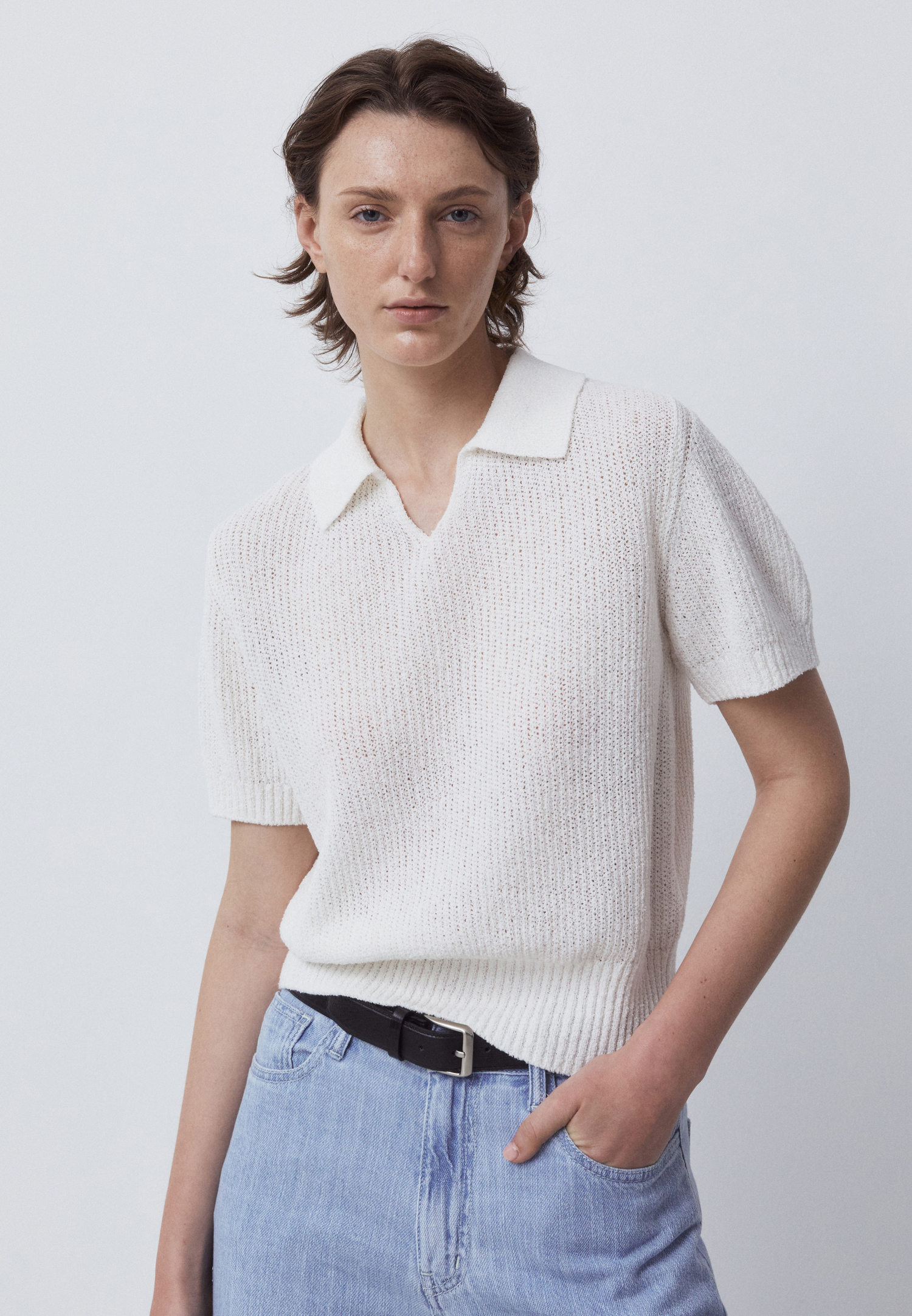 OPEN COLLAR KNIT TOP - WHITE