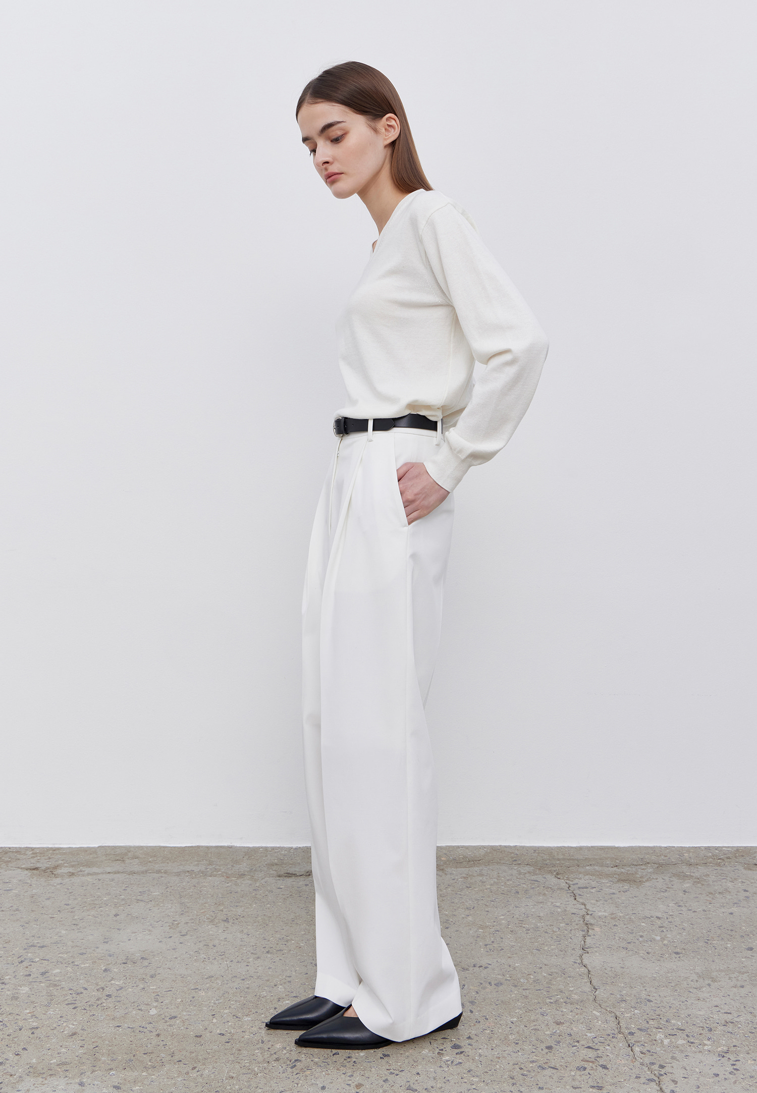 WIDE FIT TUCK PANTS - IVORY